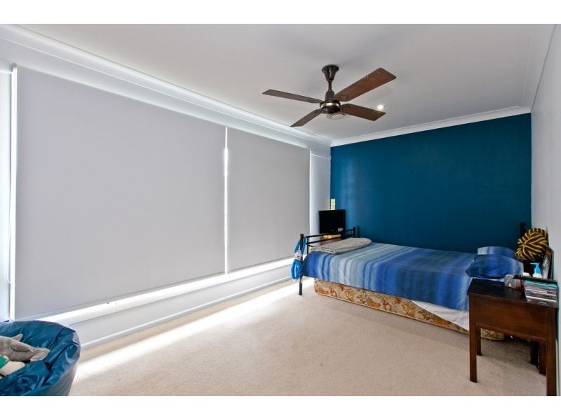 8 Waterfront Easement, Redland Bay QLD 4165