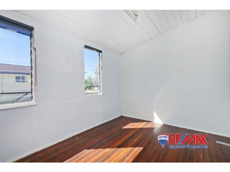 111 Railway Pde, Thorneside QLD 4158