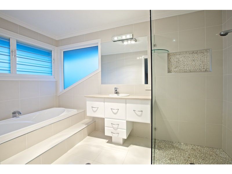 25 Downwind Court, Birkdale QLD 4159