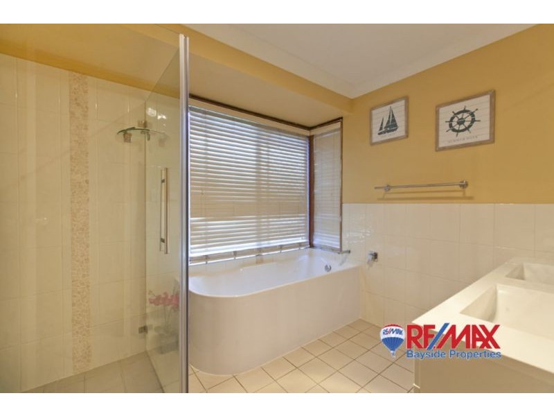 64 Dorsal Drive, Birkdale QLD 4159