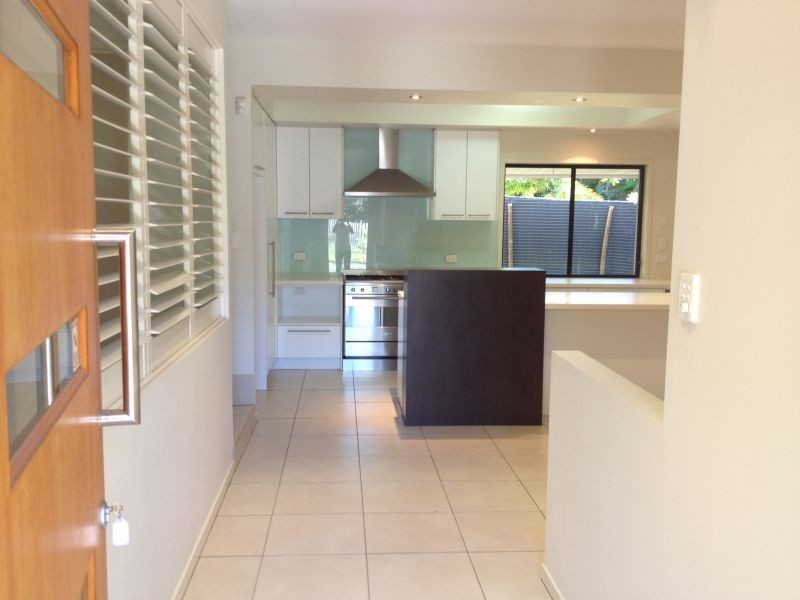 4 Barron Road, Birkdale QLD 4159