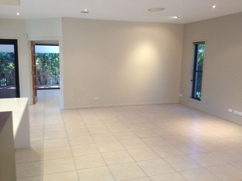 4 Barron Road, Birkdale QLD 4159