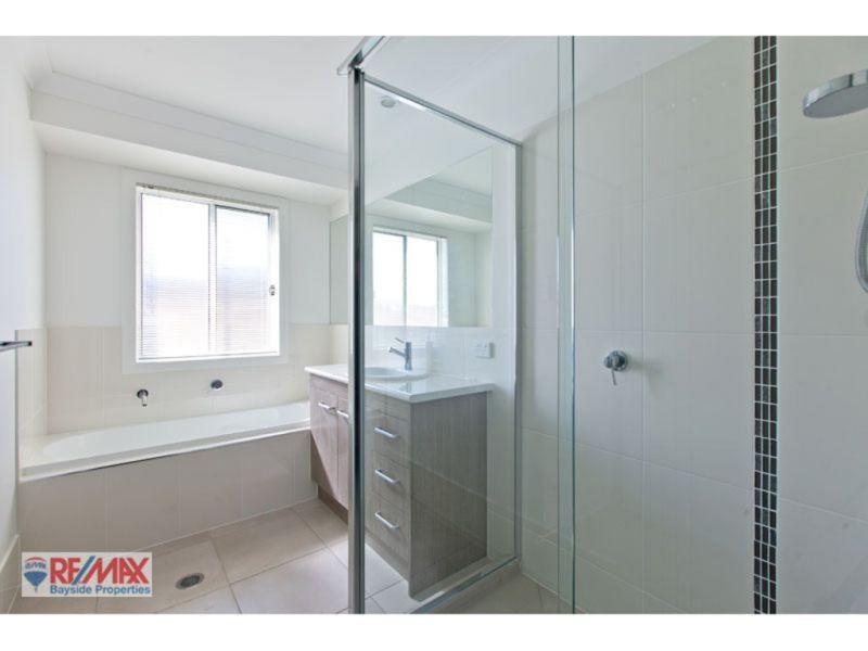 1 & 2/27 Riley Peter Place, Cleveland QLD 4163