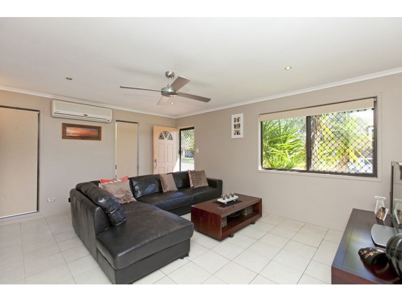 9 Chestnut Crescent, Victoria Point QLD 4165