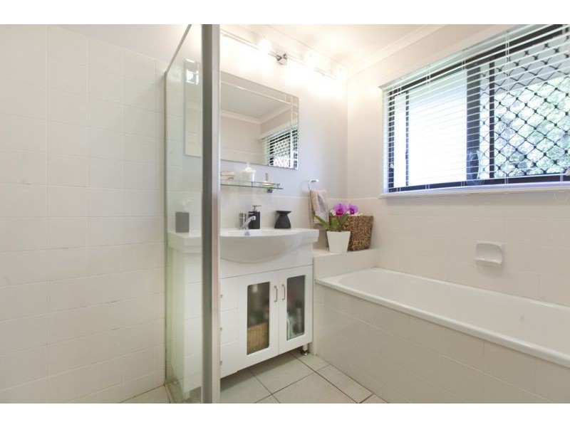 9 Chestnut Crescent, Victoria Point QLD 4165