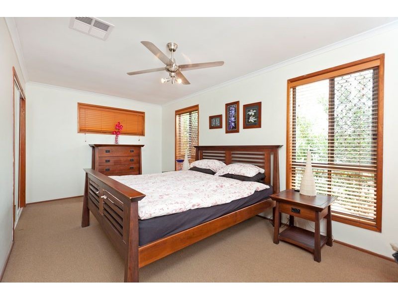7 Chinnock Court, Alexandra Hills QLD 4161