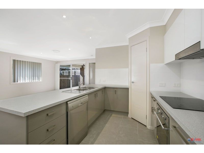 9 Riley Peter Place, Cleveland QLD 4163