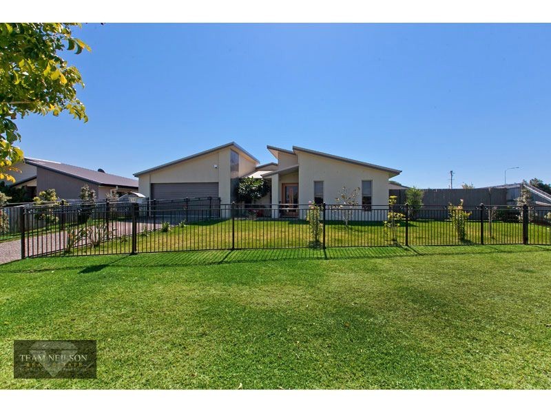 14 Daly Place, Redland Bay QLD 4165