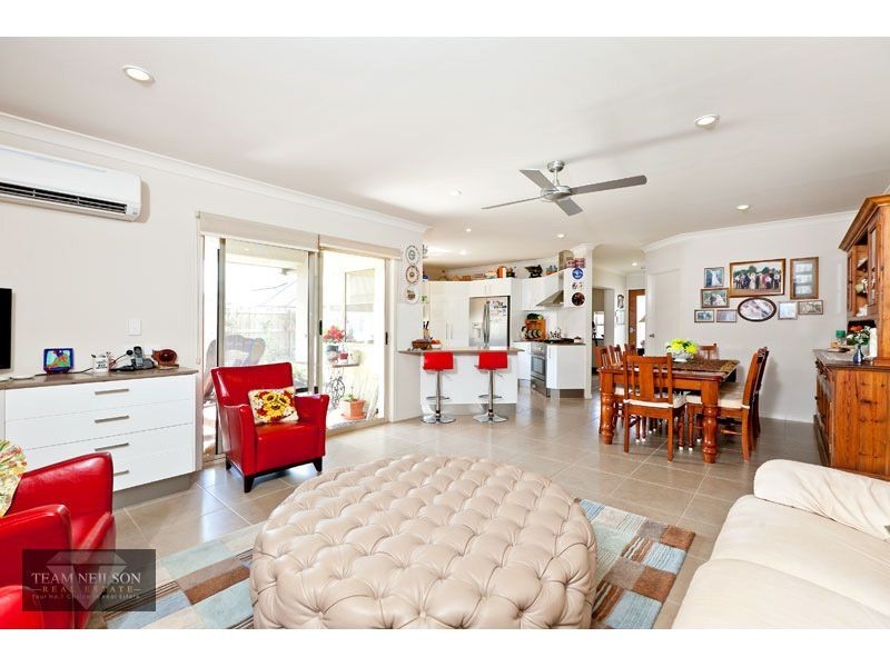 14 Daly Place, Redland Bay QLD 4165