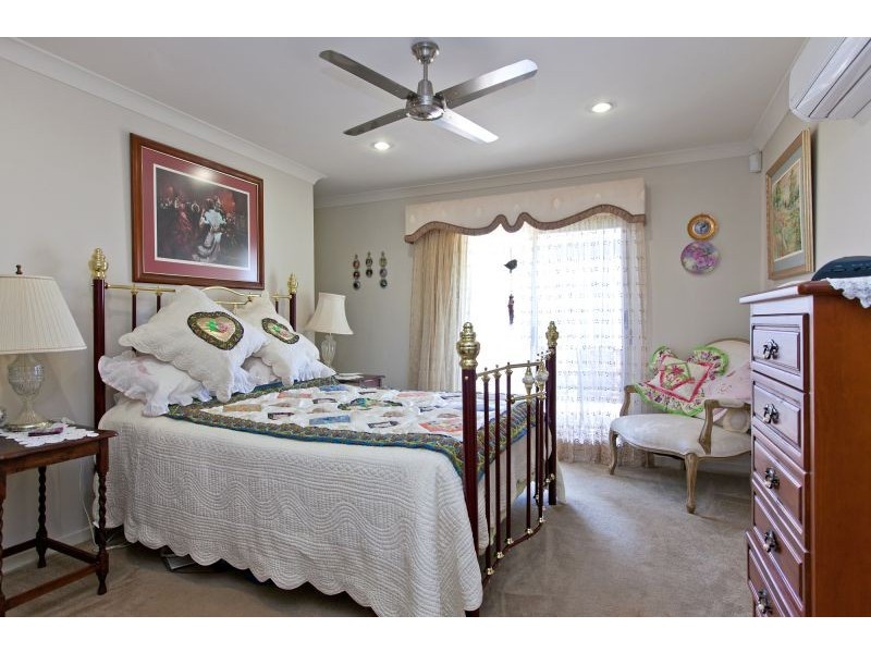 14 Daly Place, Redland Bay QLD 4165