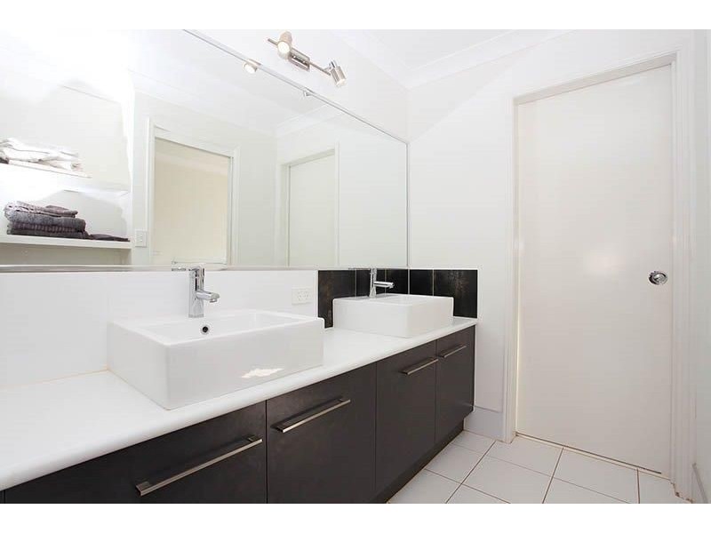 37 Parklane Rd, Victoria Point QLD 4165