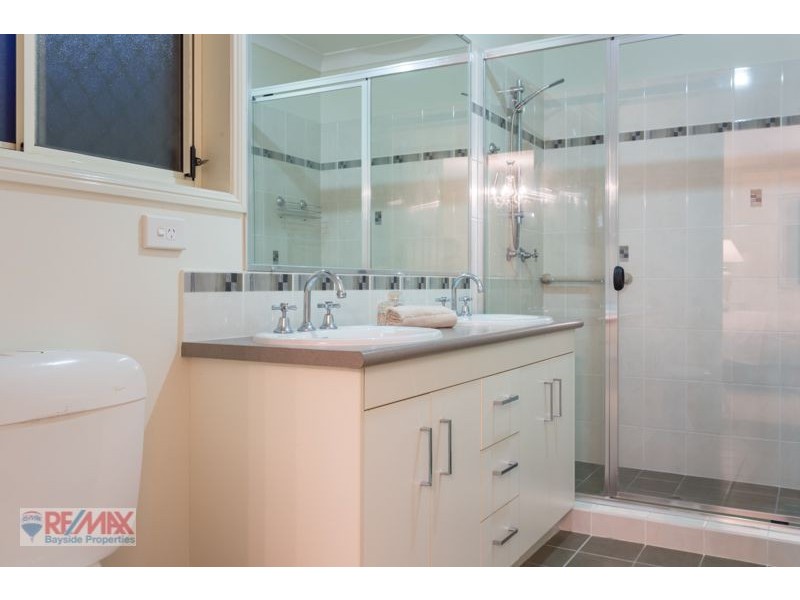 11 Lamb Cl, Victoria Point QLD 4165