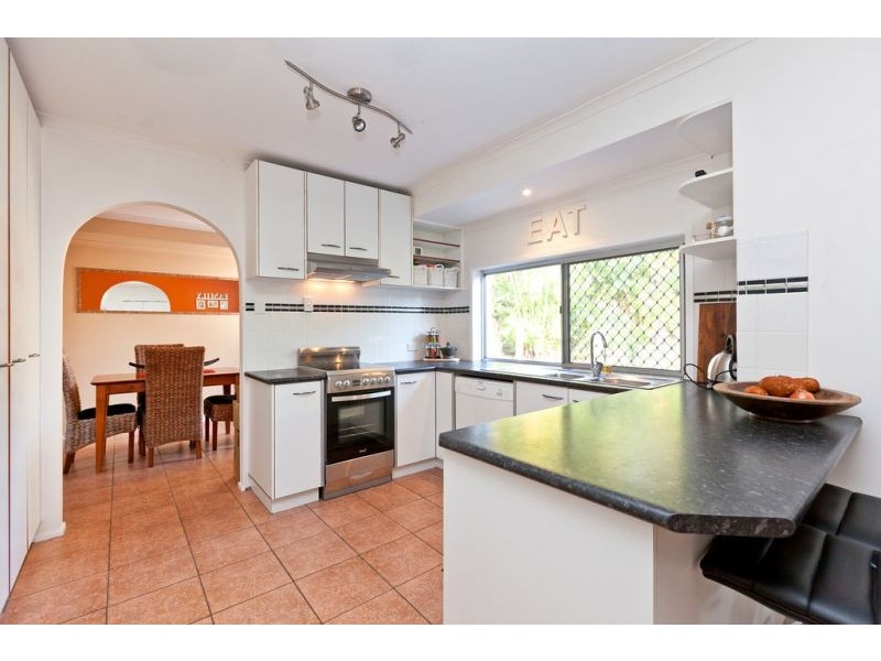 27 Waratah Avenue, Victoria Point QLD 4165