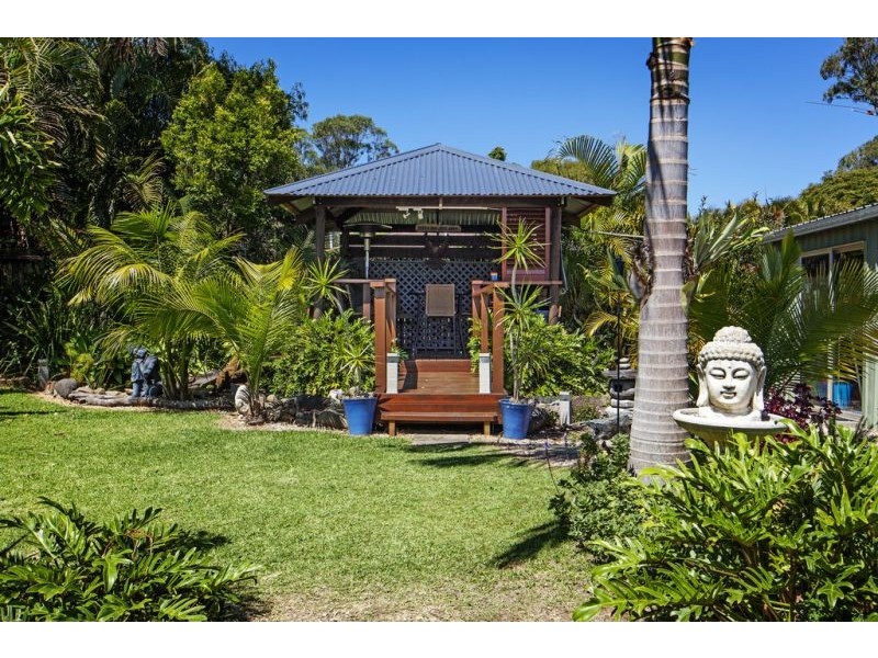 27 Waratah Avenue, Victoria Point QLD 4165