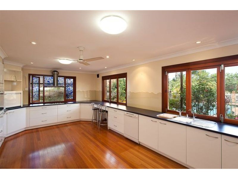 4 Waterford Crescent, Ormiston QLD 4160