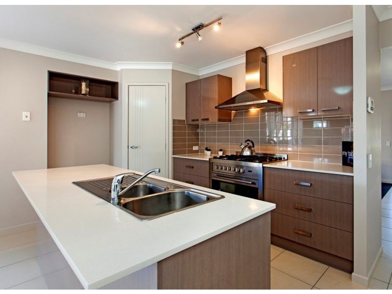 29 Stradbroke Street, Redland Bay QLD 4165