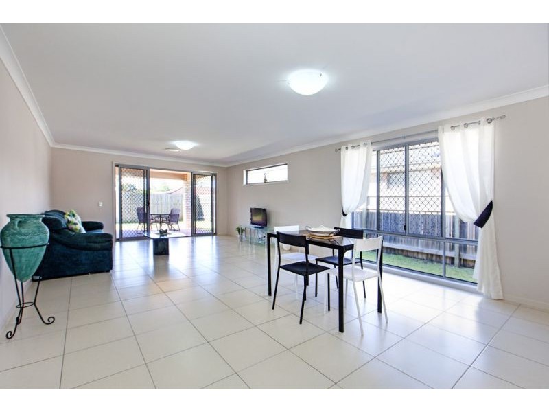 29 Stradbroke Street, Redland Bay QLD 4165