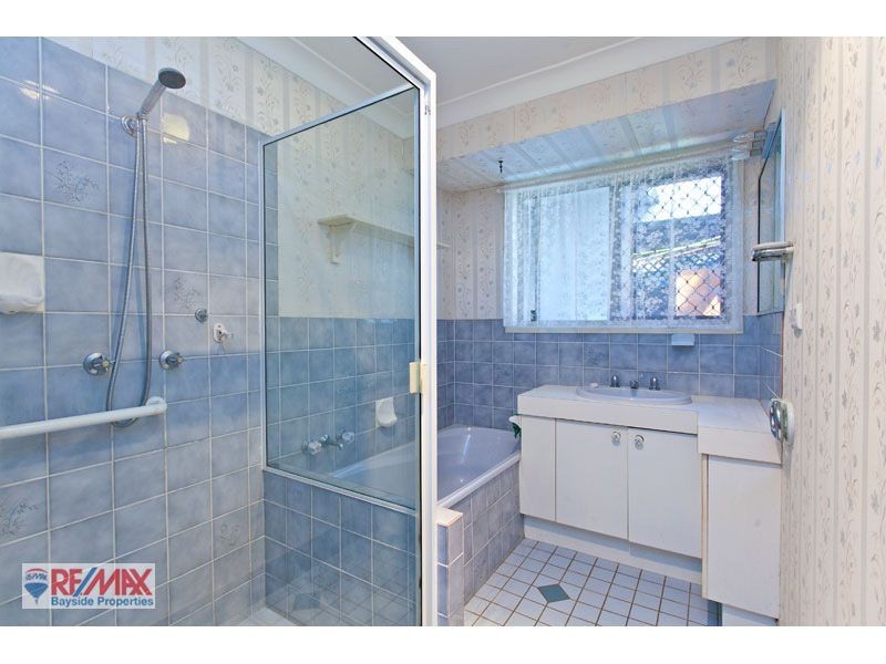 24 Meredith Place, Redland Bay QLD 4165