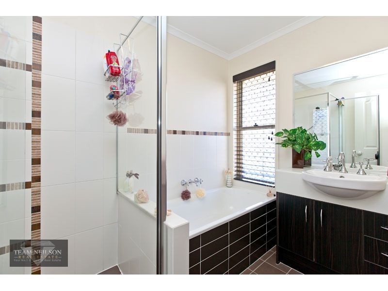 11 Forrest Street, Redland Bay QLD 4165