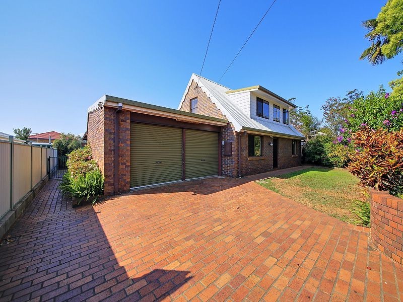 4 Birdwood Road, Birkdale QLD 4159