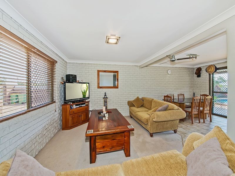 4 Birdwood Road, Birkdale QLD 4159