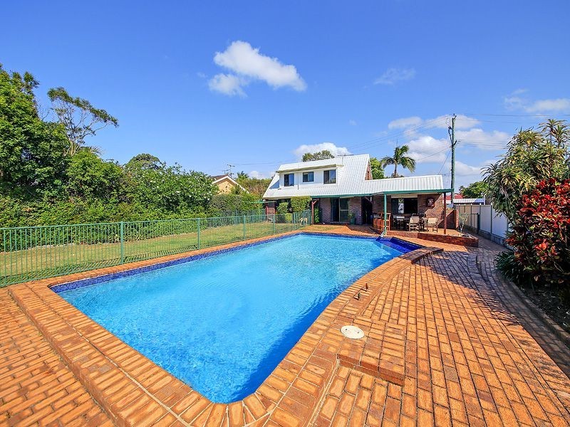 4 Birdwood Road, Birkdale QLD 4159