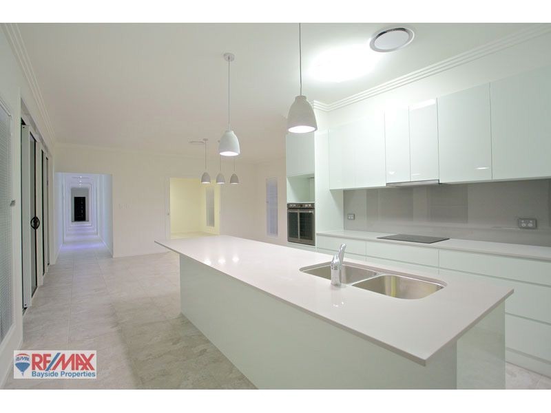 13 Woodlands Drive, Thornlands QLD 4164