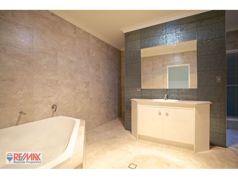 13 Woodlands Drive, Thornlands QLD 4164