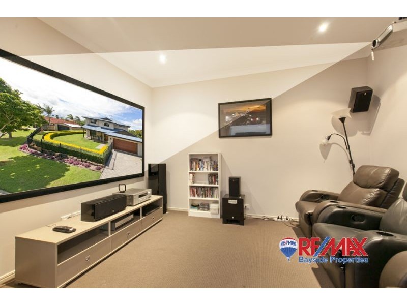 8 Highland Street, Redland Bay QLD 4165