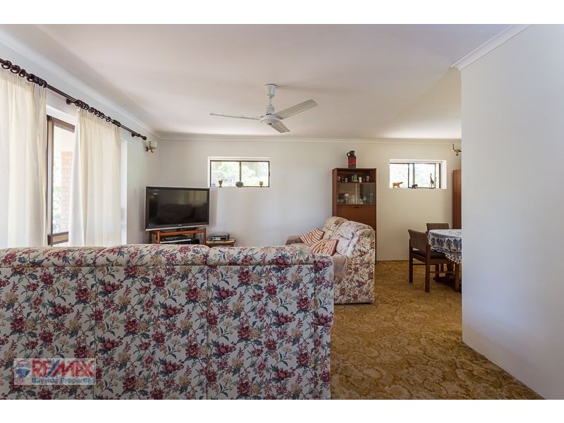 42 Littleshore Street, Cleveland QLD 4163