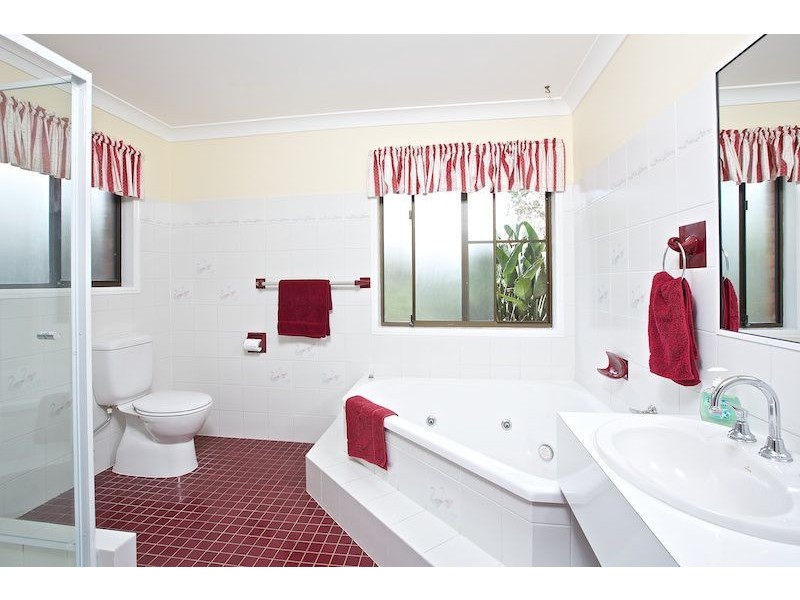 90 Dorsal Drive, Birkdale QLD 4159