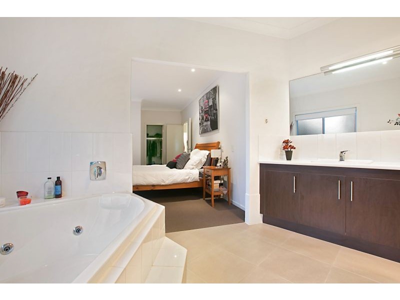 4 Casey Court, Wellington Point QLD 4160