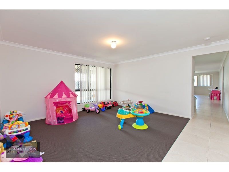 60 Ebony Crescent, Redland Bay QLD 4165
