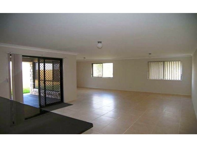 60 Ebony Crescent, Redland Bay QLD 4165