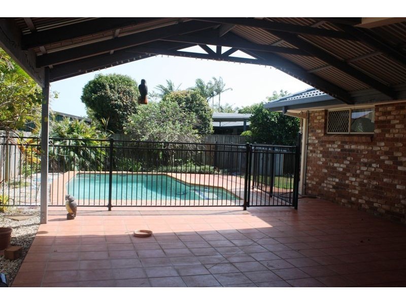 18 Nottingham Drive, Victoria Point QLD 4165