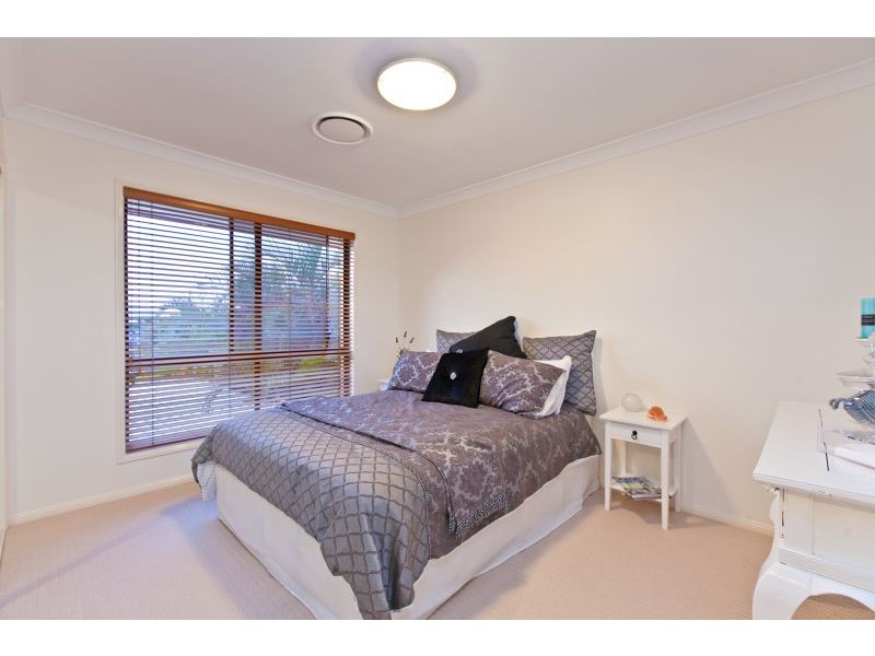 17 Voyagers Court, Raby Bay QLD 4163