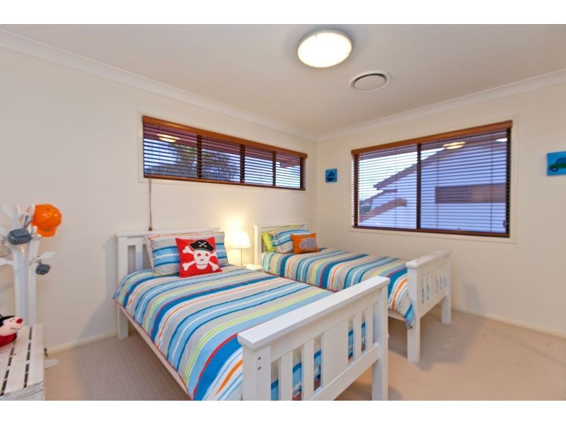 17 Voyagers Court, Raby Bay QLD 4163