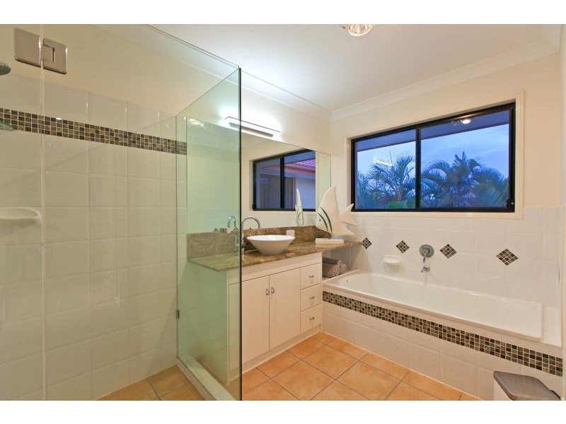 17 Voyagers Court, Raby Bay QLD 4163