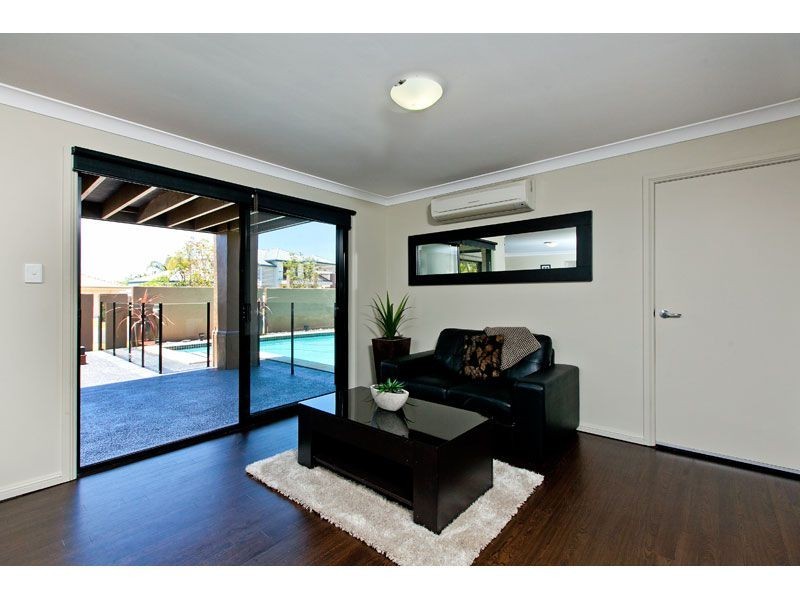 3 Seabrae Drive, Redland Bay QLD 4165