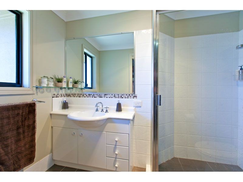 3 Seabrae Drive, Redland Bay QLD 4165