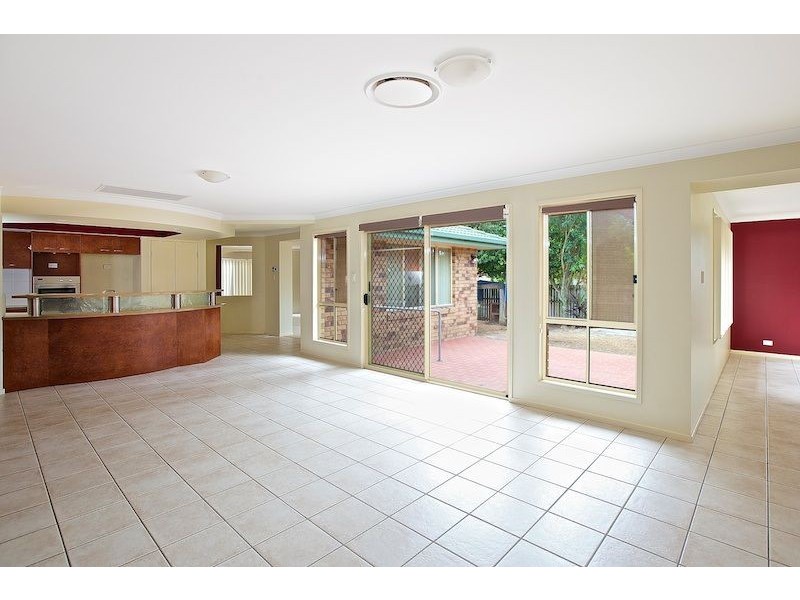 2 Hilliards Park Drive, Wellington Point QLD 4160