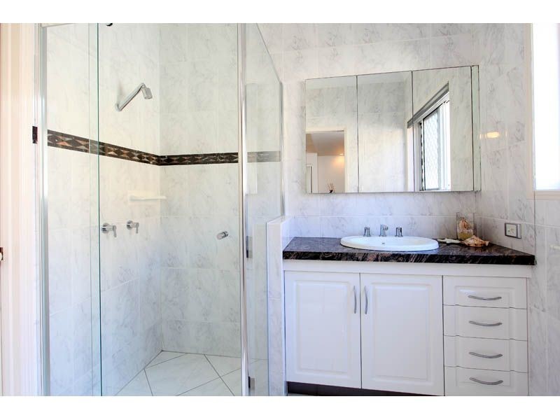 24 Paxton St, Raby Bay QLD 4163