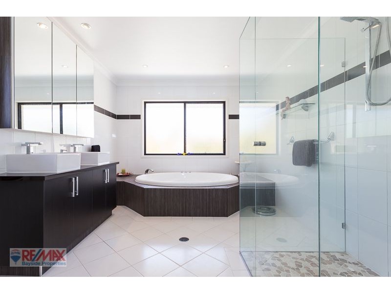 25 Saul Street, Thorneside QLD 4158