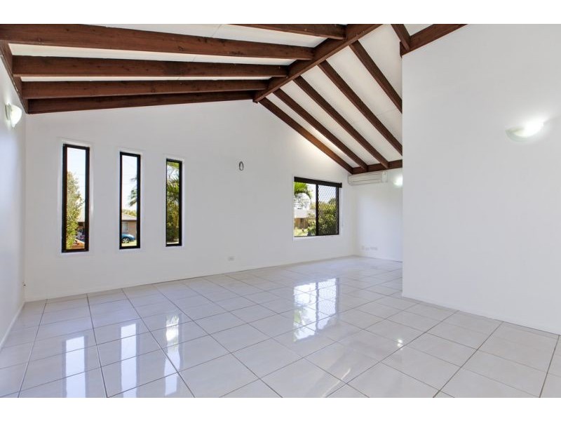 2 Warwick Court, Birkdale QLD 4159