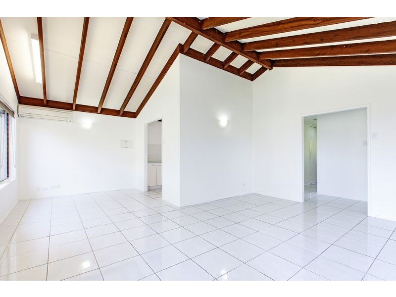 2 Warwick Court, Birkdale QLD 4159