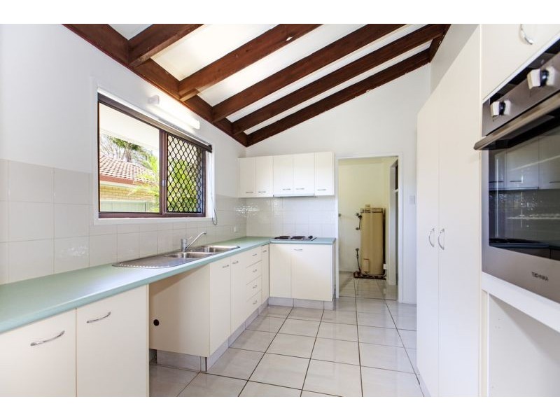 2 Warwick Court, Birkdale QLD 4159