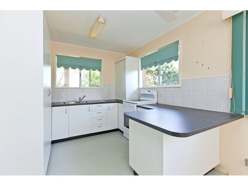 11 Boronia Street, Redland Bay QLD 4165