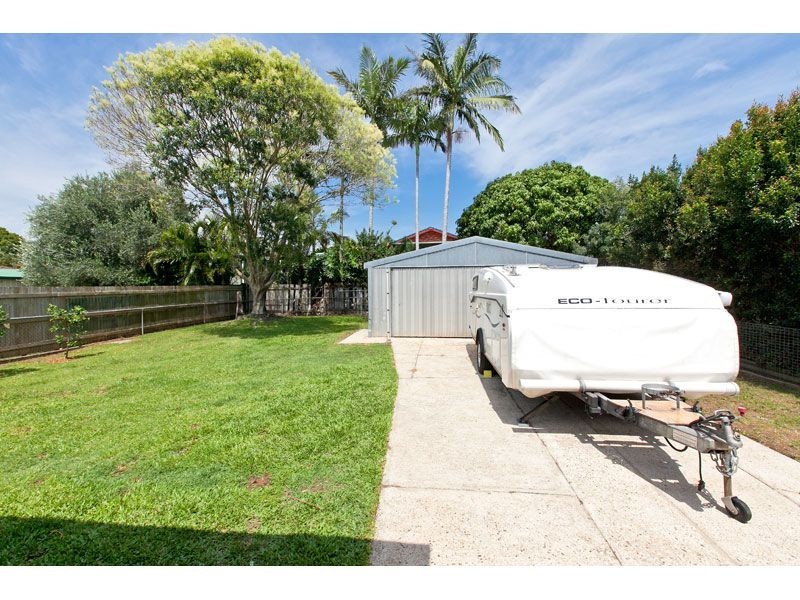 11 Boronia Street, Redland Bay QLD 4165