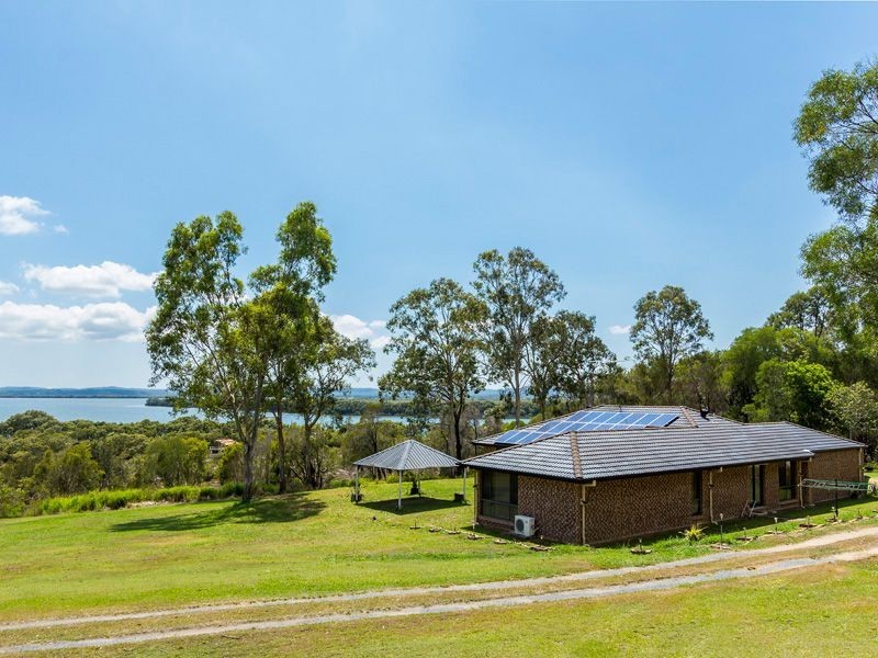 154 Orchard Rd, Redland Bay QLD 4165