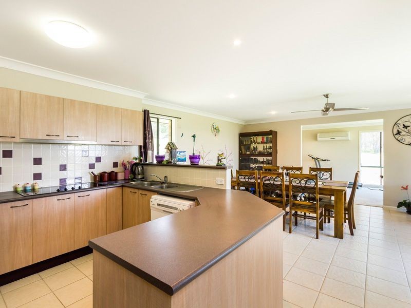154 Orchard Rd, Redland Bay QLD 4165